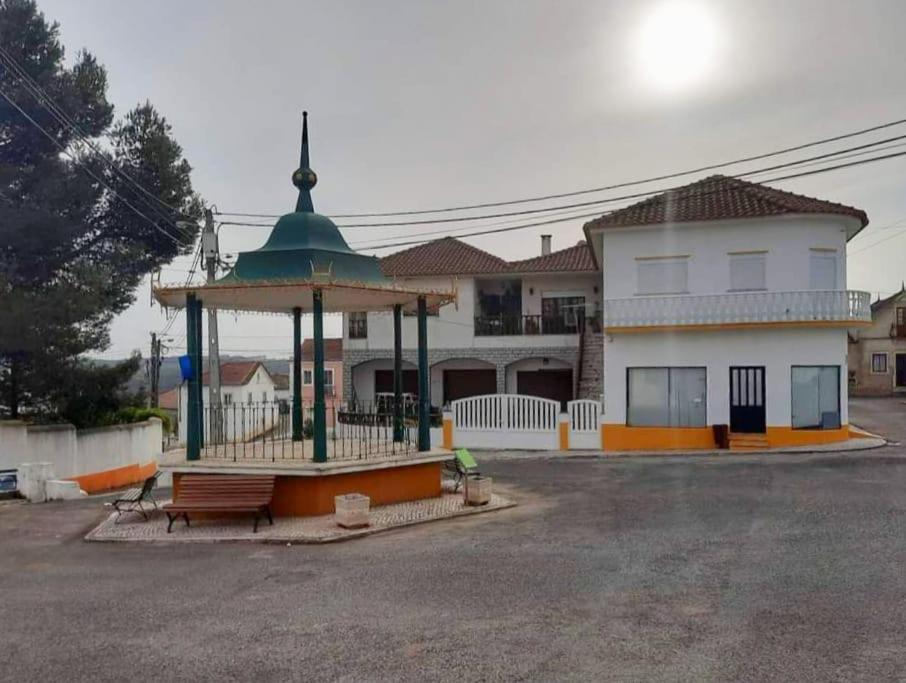 Casa Do Ninho - Entre O Campo E A Praia Cadaval Exterior foto